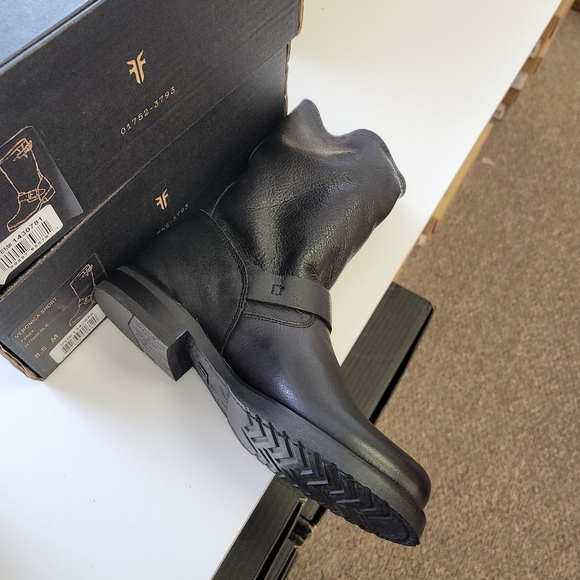 đFrye Women's Veronica Short Boot - Picture 7 of 8